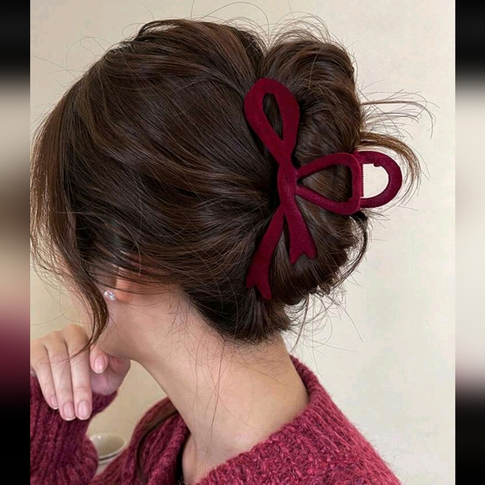 NWT Red Velvet Bow Hair clip
